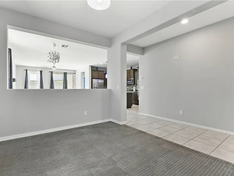 7707 S 37th St — Photo 10