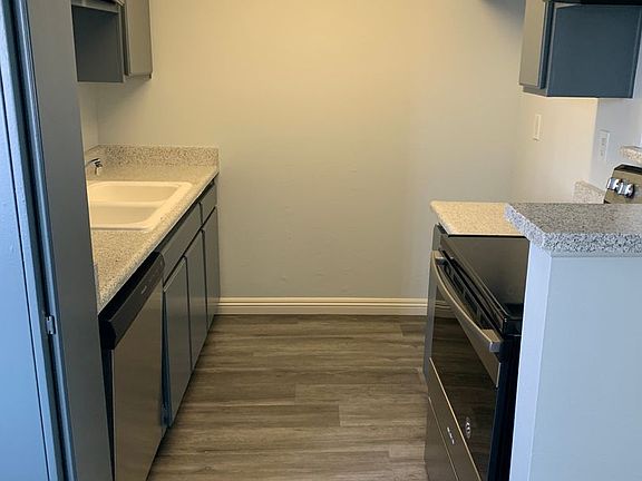 2nd image of 1475 E Date St #121