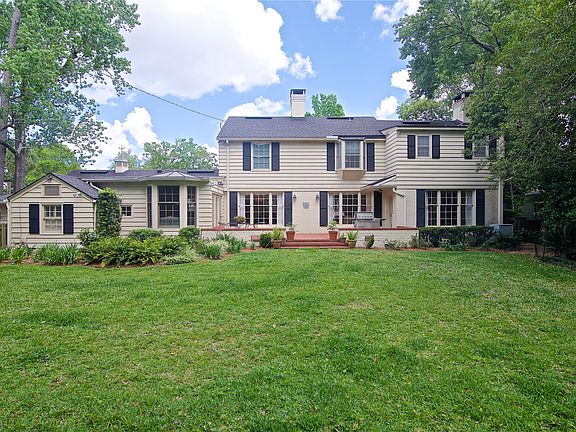 3rd image of 4732 Algonquin Ave
