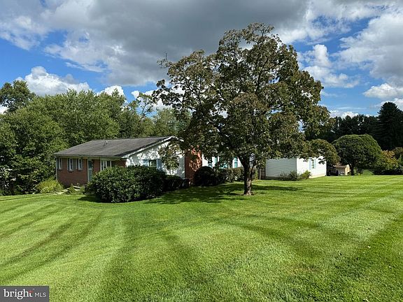 2nd image of 1405 Wildwood Dr