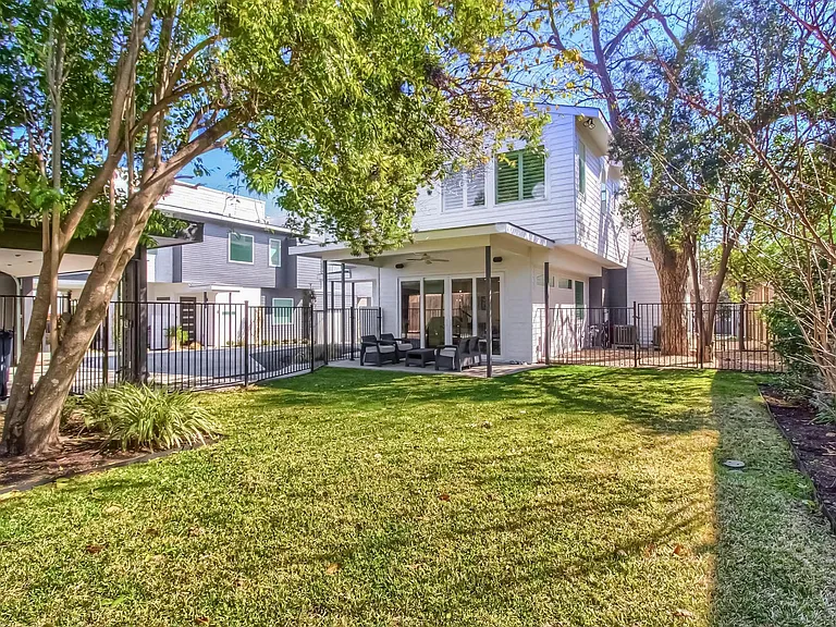 2112 Thornton Rd — Photo 39