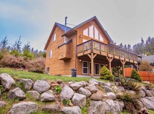 1130 Honeymoon Lake Dr, Greenbank, WA 98253