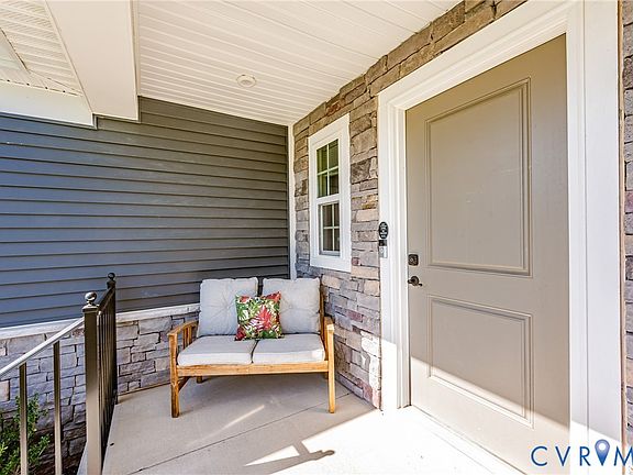 5th image of 3909 Seasons Ln