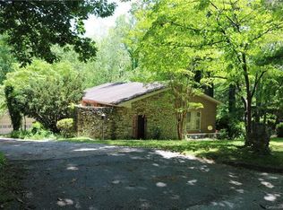 726 Rhodes Park Dr, Hendersonville, NC 28791