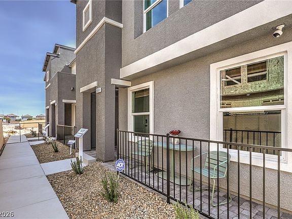 2nd image of 9662 Horseshoe Canyon St