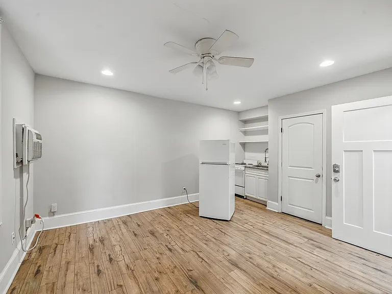 24 Buttles Ave — Photo 15