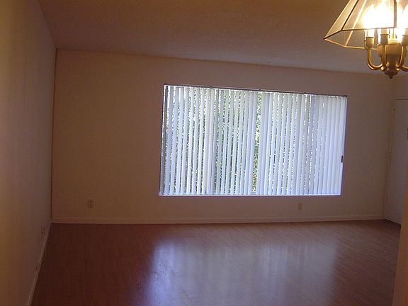 4th image of 4425 Norwalk Dr APT 15