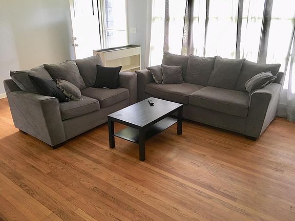 Large Livingroom Area