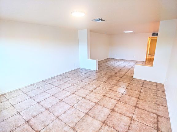 3rd image of 1343 W Alameda St