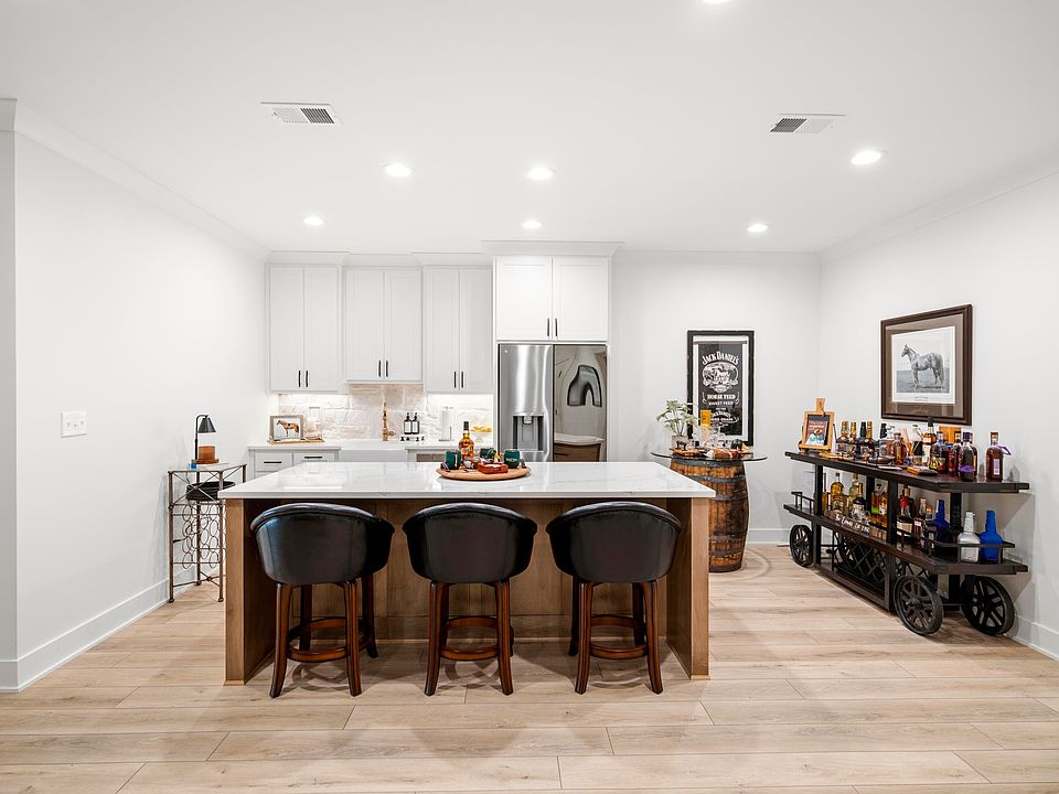 28th image of 101 Kensington Pl