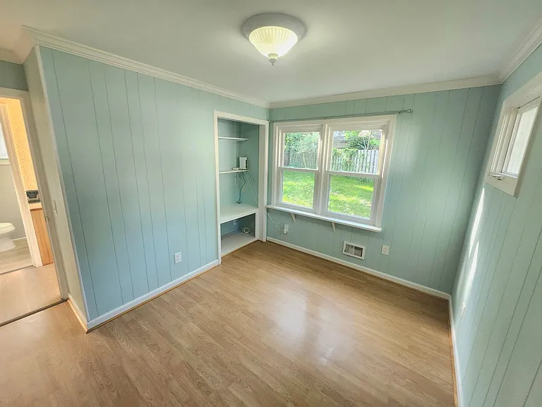 21 Glenmont Dr — Photo 15