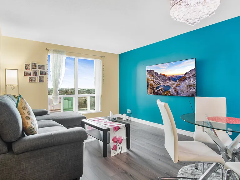 1 Lee Centre Dr — Photo 3