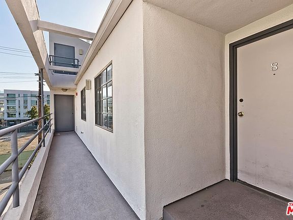 4th image of 1532 9th St Unit 8