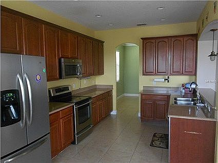 5th image of 10043 Medallion Bluff Ln