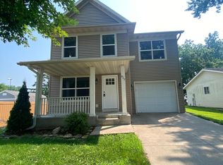 607 1st Ave SW, Pine Island, MN 55963