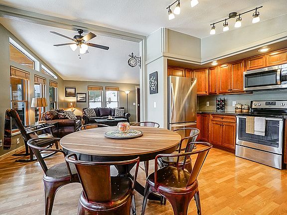 2nd image of 425 Lake Kove Dr #8