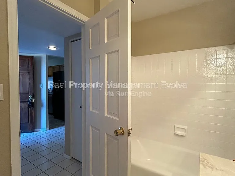 9465 N 92nd St #108 — Photo 7