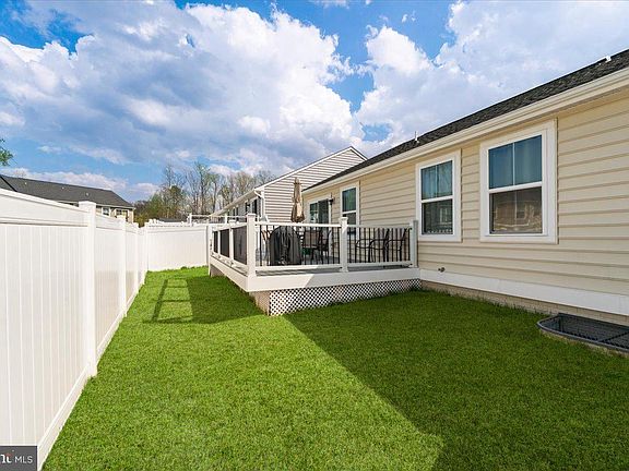 5th image of 7609 Loughton Ln