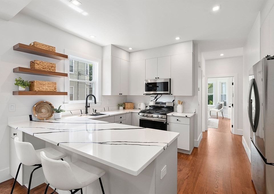 1st image of 134 Brown St #2