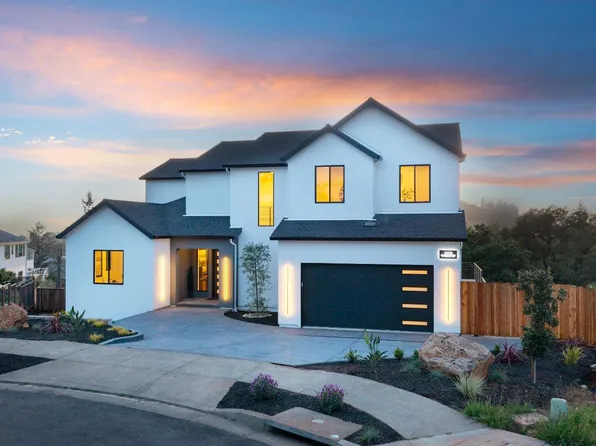 1975 W Bristlecone Court, Santa Rosa, CA 95403