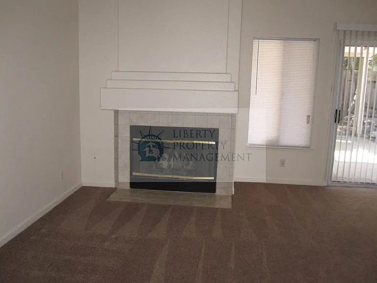 1824 Volendam Ave — Photo 3