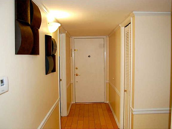 3rd image of 3730 Fairfield Ave Unit 209