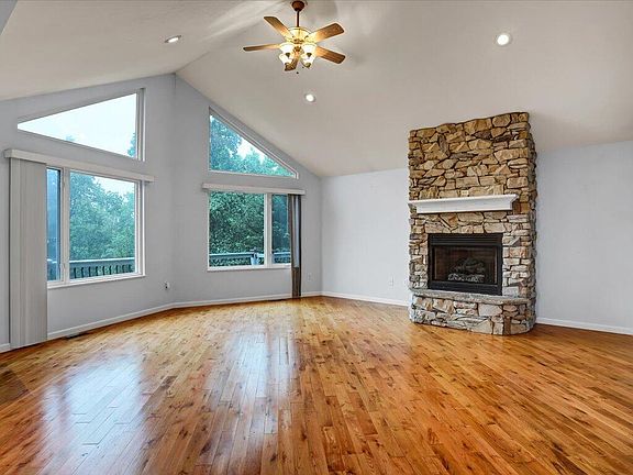 5th image of 8023 Mountain Ridge Dr