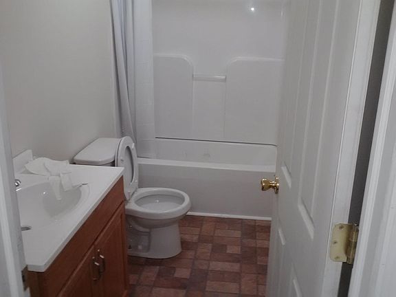 2nd image of 407 Market St