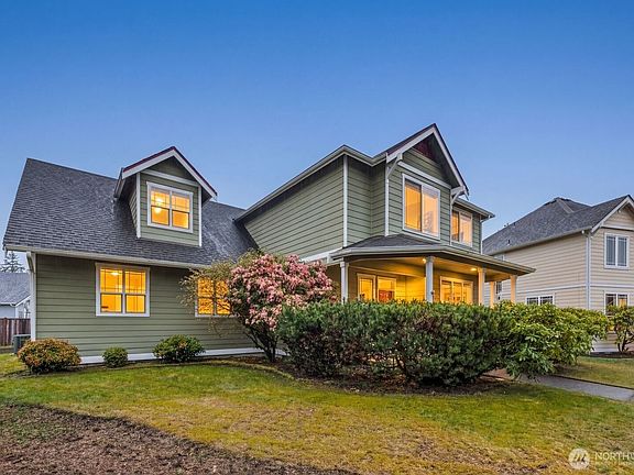 4th image of 1424 Latham Court