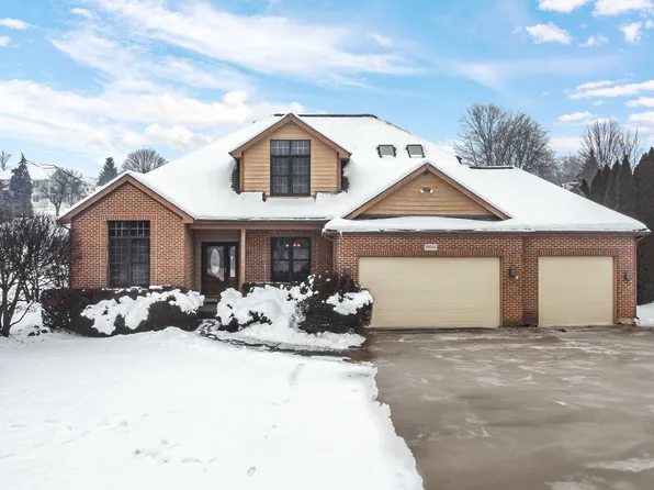 25055 W Nicklaus Way, Antioch, IL 60002