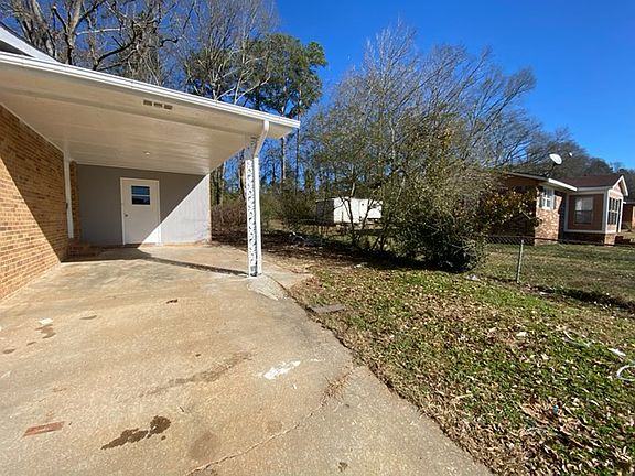 3rd image of 110 Sunnydale Dr