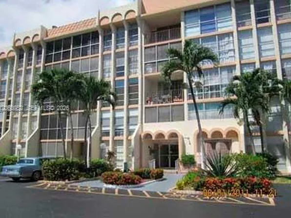 851 Three Islands Blvd APT 108, Hallandale, FL 33009