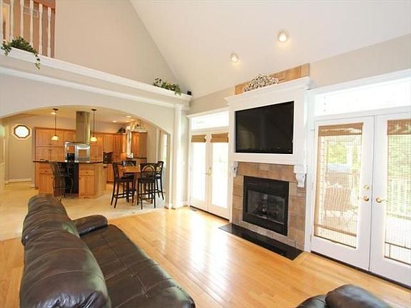 2nd image of 1658 Brandon Dr
