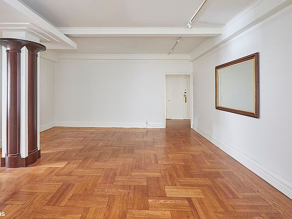 4th image of 135 E 74th St APT 3C