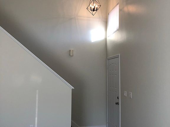 3rd image of 102 Poplar Cir #508