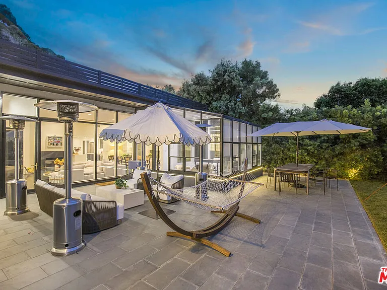 1833 Franklin Canyon Dr — Photo 25