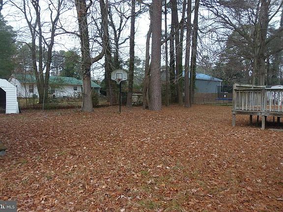 5th image of 18249 Piedmont Dr