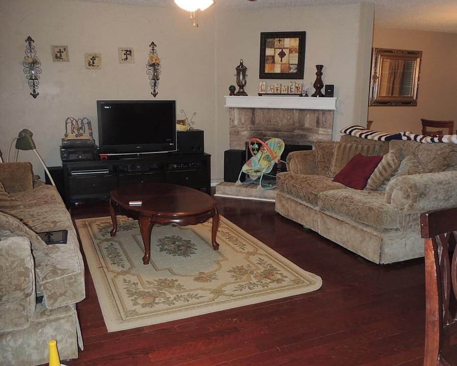 1st image of 1204 Golden Sand Dr
