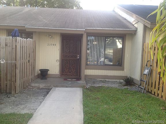 2nd image of 21044 NE 5th Pl #0
