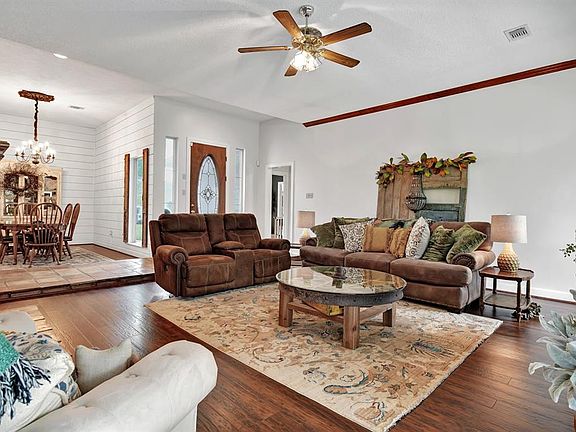 3rd image of 18423 Walden Forest Dr
