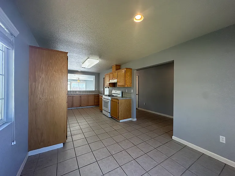 7742 McBride Way — Photo 6