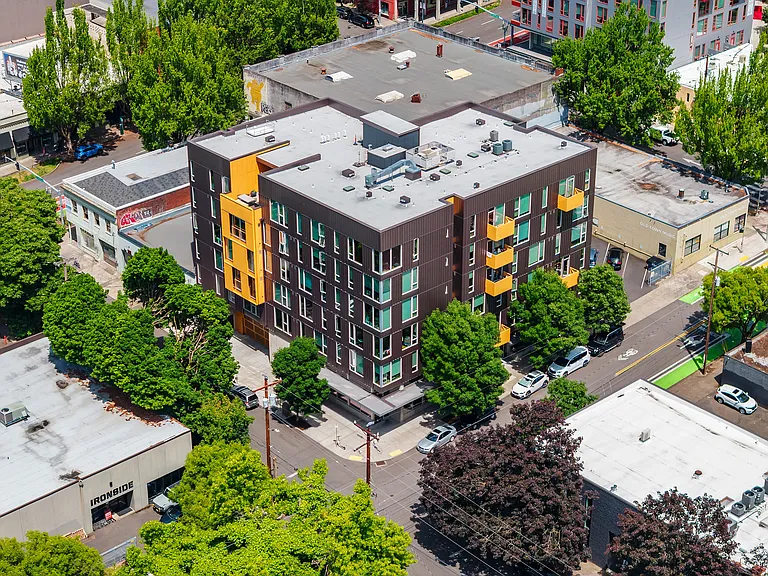 Lower_Burnside_Lofts_015