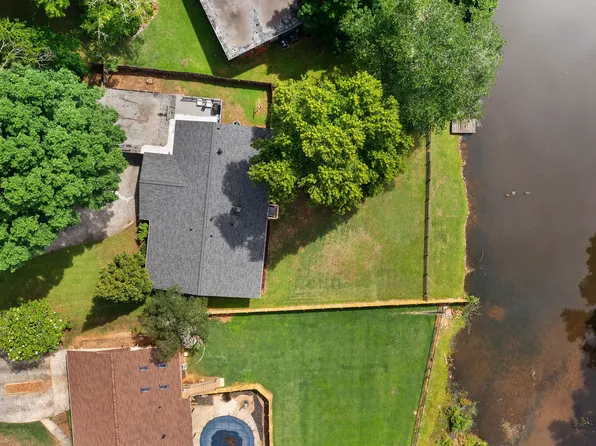 3933 John Hopkins Ct, Decatur, GA 30034