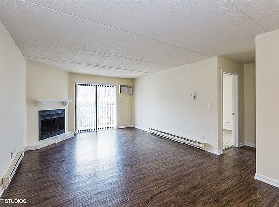 2nd image of 1052 Heritage Hill Dr APT D