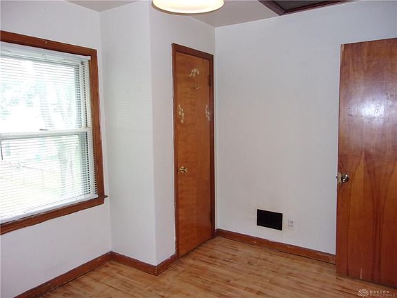 5th image of 1761 Brookline Ave