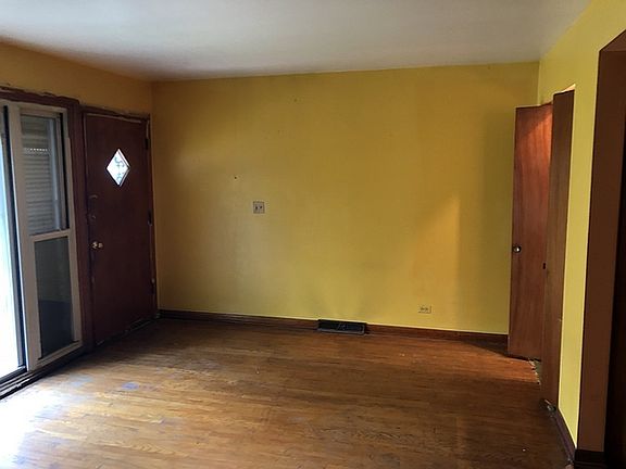4th image of 6805 S Saint Lawrence Ave