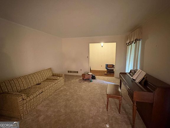 5th image of 199 Williamsburg Ln