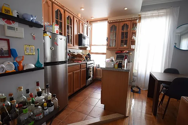 Rented by Rolling Stone Realty LLC | media 22