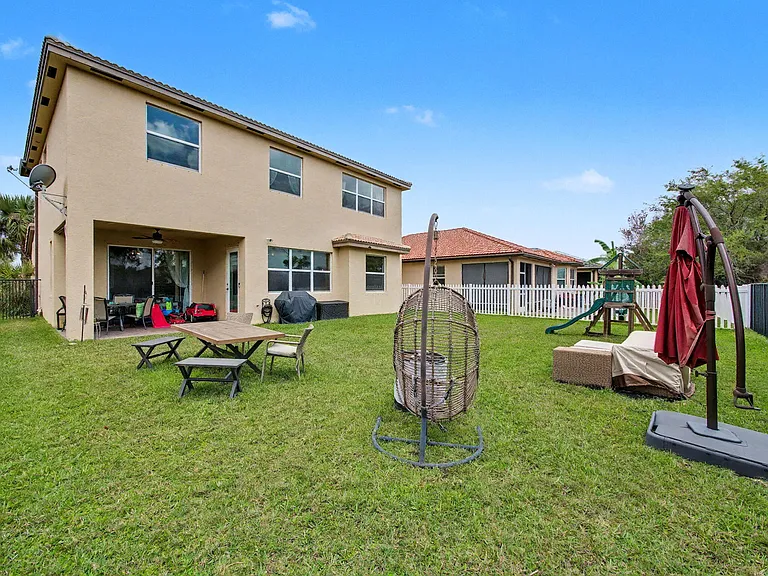 11316 SW Barton Way — Photo 5