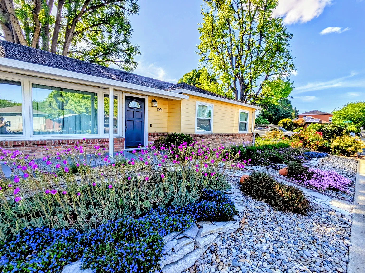 3 bed, 1185 sqft, $5,295 — Photo 3